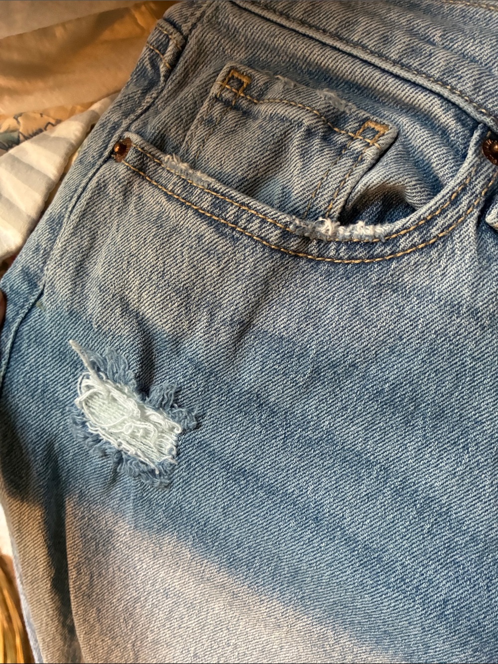 Old Navy Mid Rise Boyfriend Loose Fit Jeans - Size 4 - Picture 4 of 5